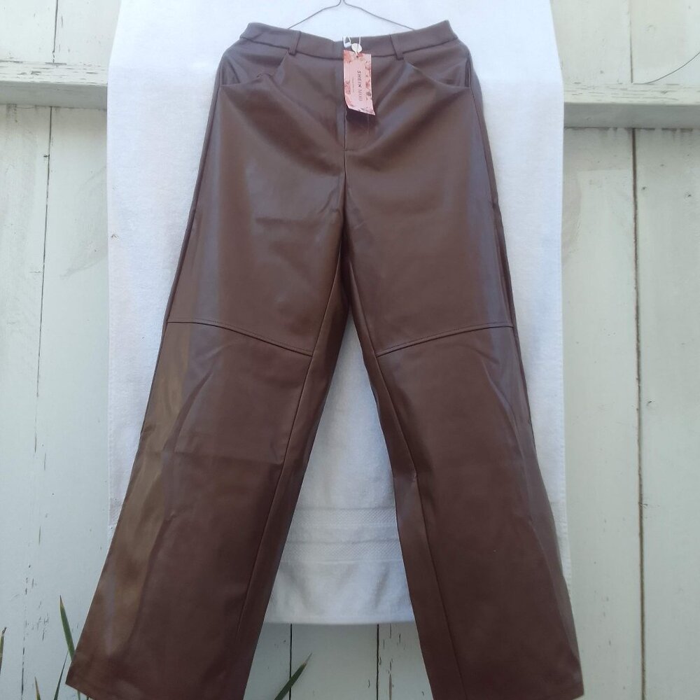 Bundle sunglasses&Trendy well-design-cut leather straight-leg pant, brand new